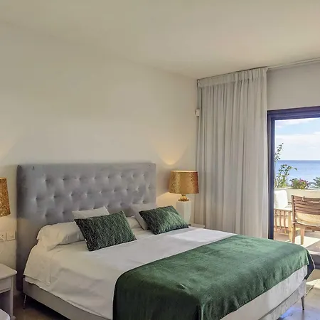 Coral Hotel